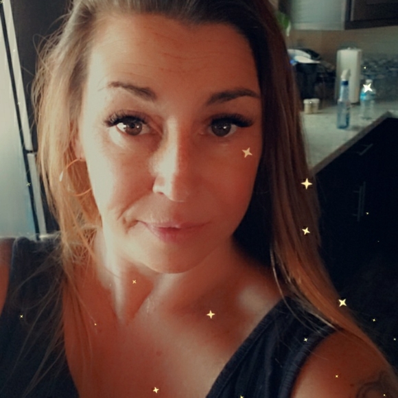 Meet your Posher, Shawna - Picture 2 of 2